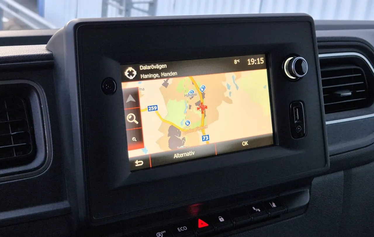Vehicle image 18