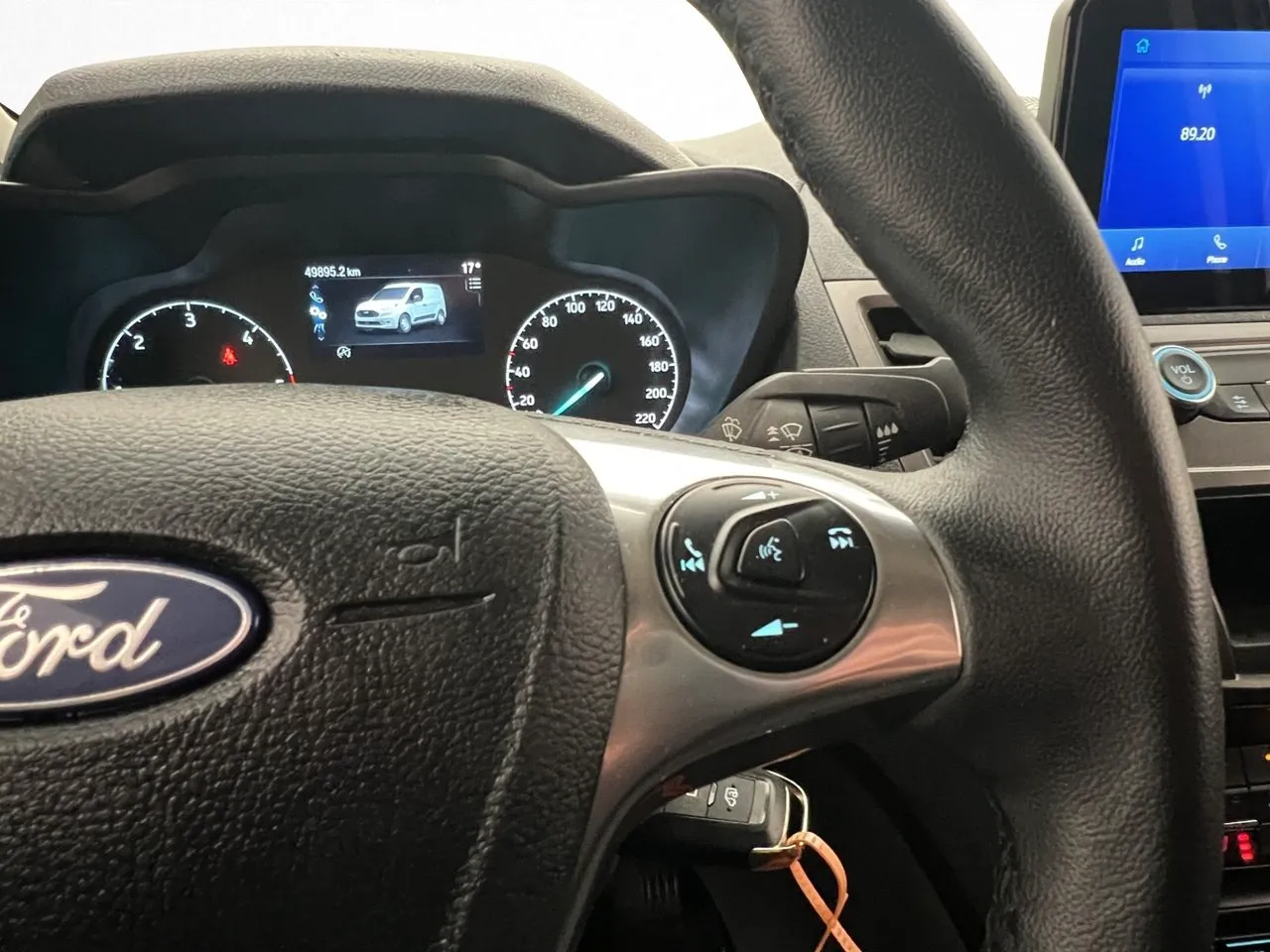 Vehicle image 17