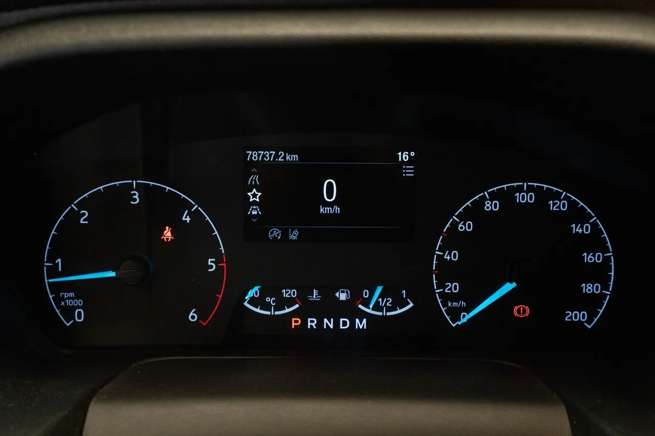 Vehicle image 18