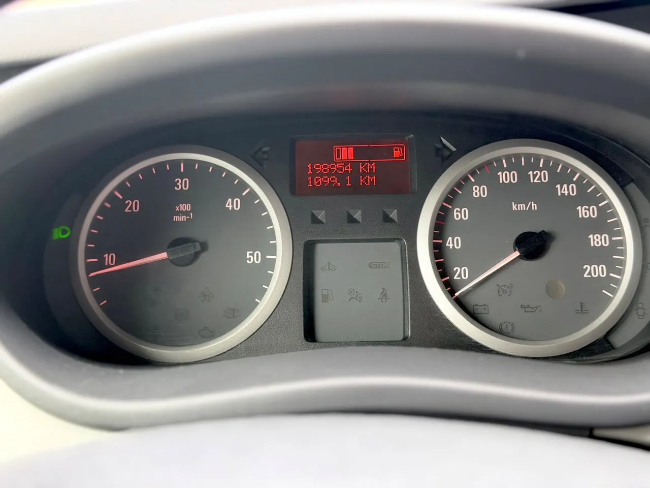 Vehicle image 16