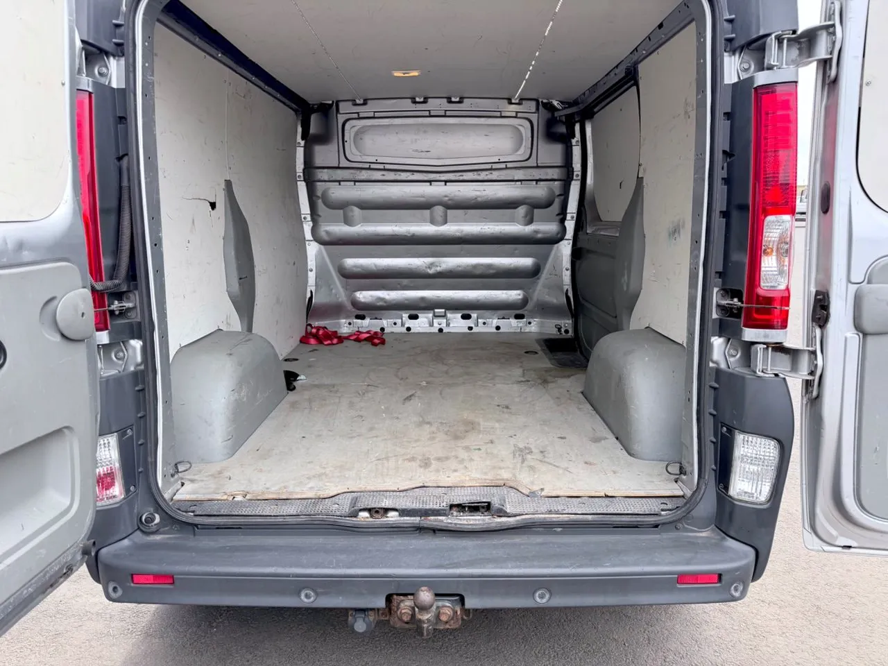 Vehicle image 17