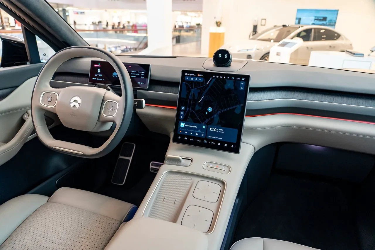 Vehicle image 9