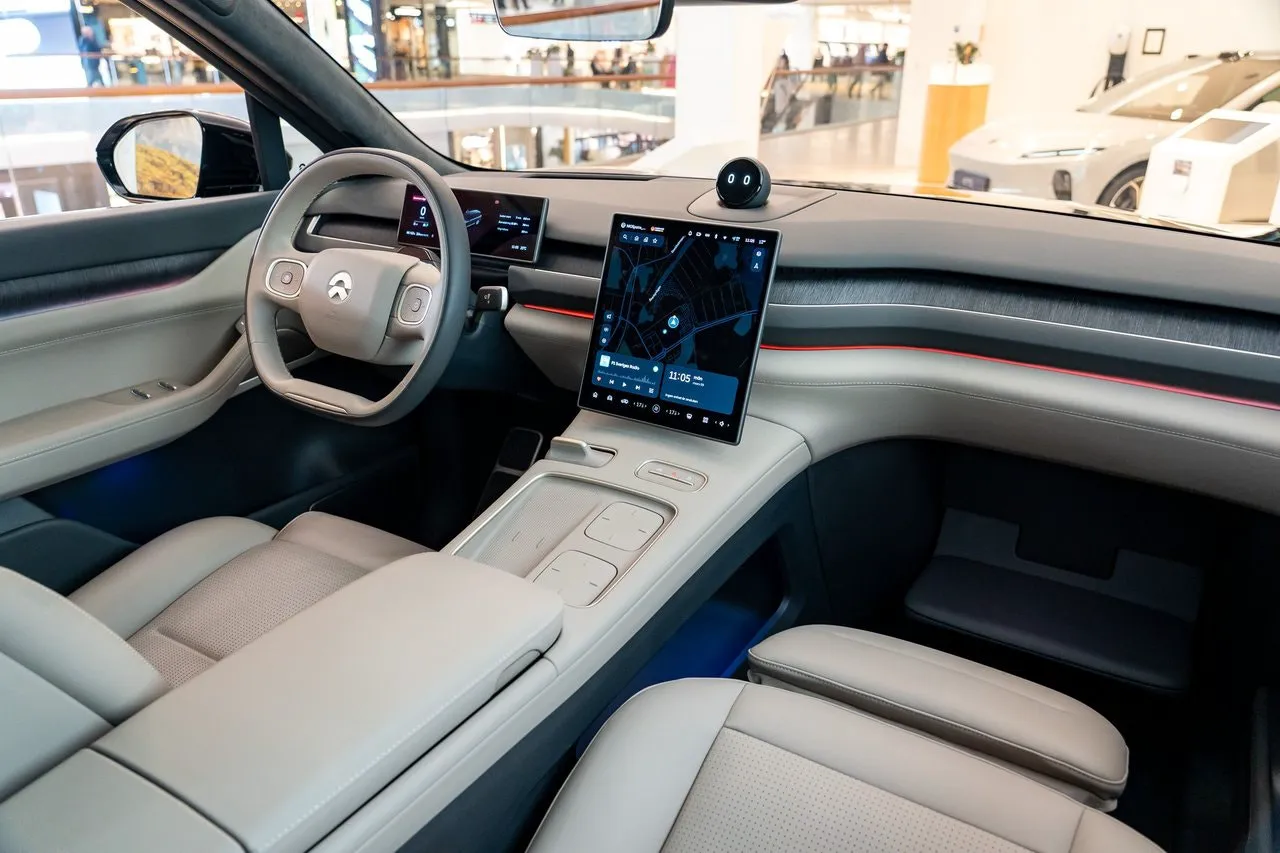 Vehicle image 7