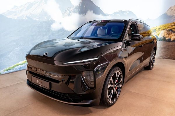 NIO EL8 100 kWh/AWD/653HK/6-Sits/Autopilot/Pano/360° - 2024