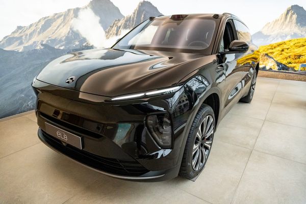 NIO EL8 100 kWh/AWD/653HK/6-Sits/Head up/Pano - 2024
