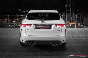 Jaguar F-Pace bild 8
