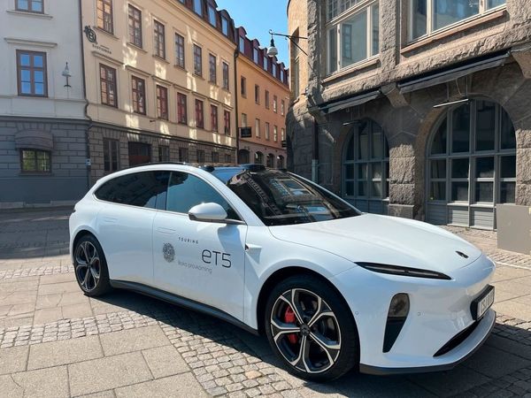 NIO ET5 T Certified 100 kWh/AWD/483HK/360°/Pano/Autopilot - 2023