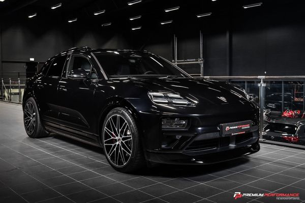 Porsche Macan Turbo 22"|Pano|PassDisplay|360°|AdaptivFart|Drag|Carbon - 2025