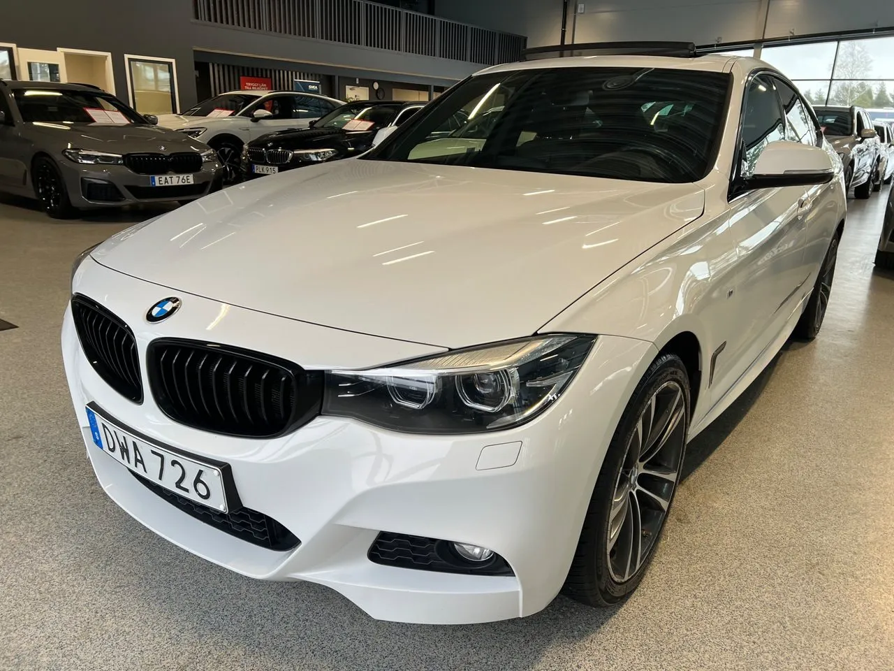 Vehicle image 6