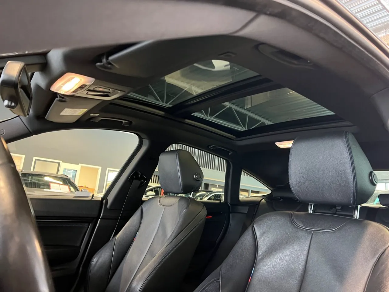 Vehicle image 16