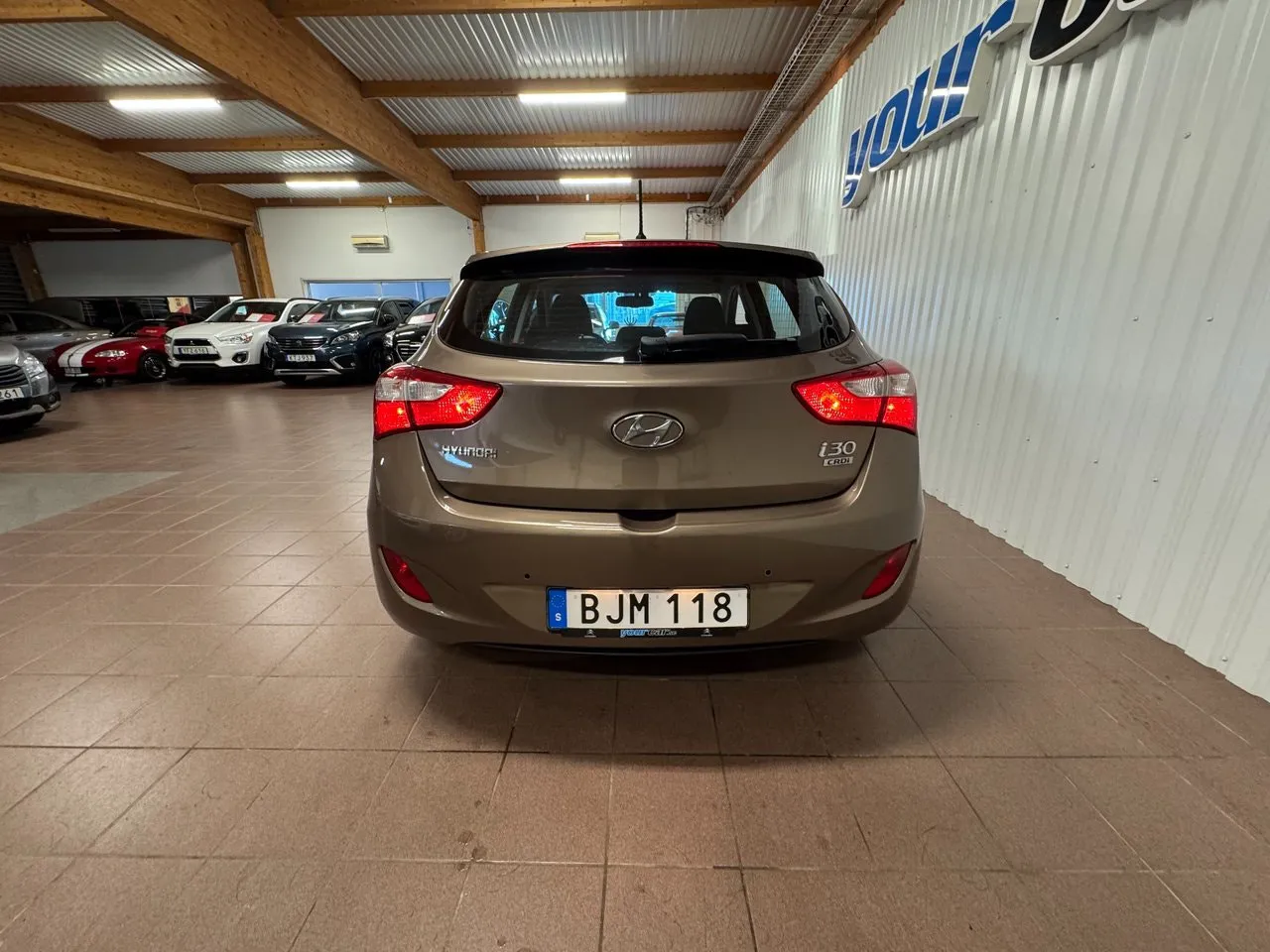 Vehicle image 5
