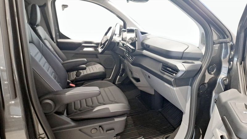 Ford Tourneo Custom bild 3