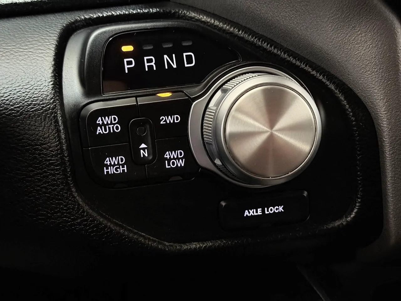 Vehicle image 27
