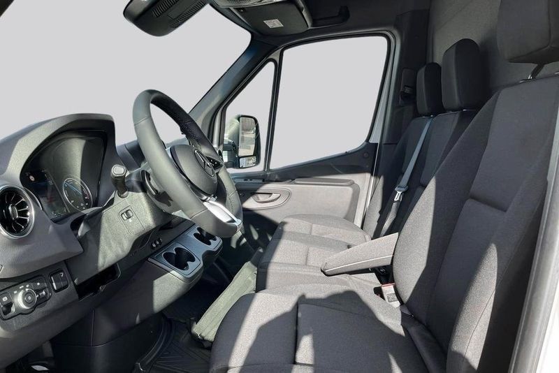 Mercedes e-Sprinter bild 8