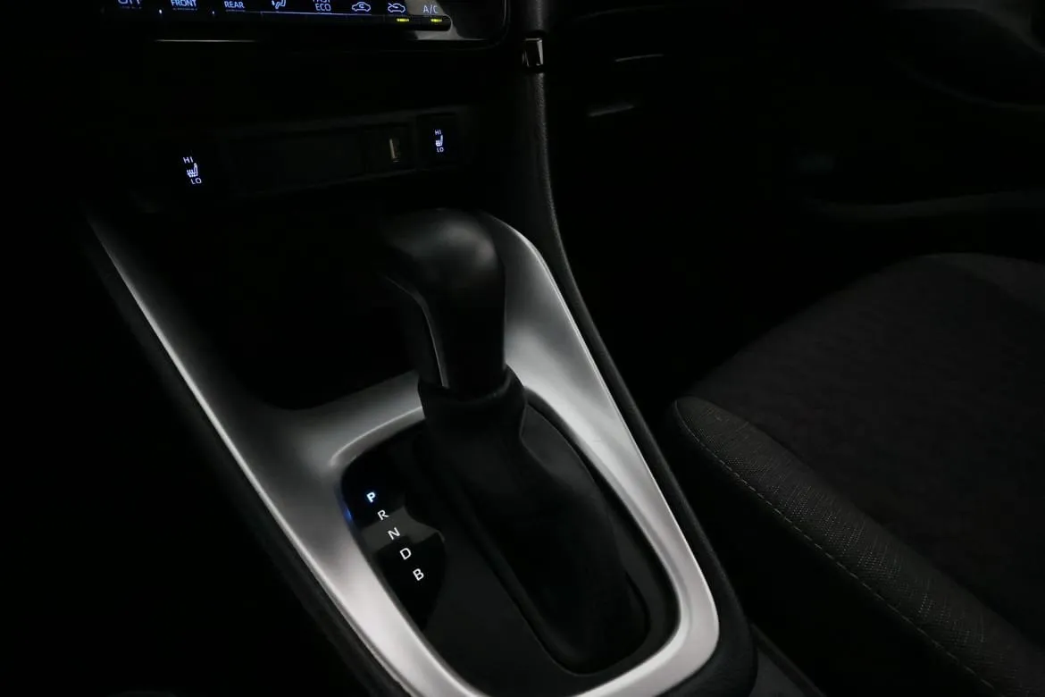 Vehicle image 18