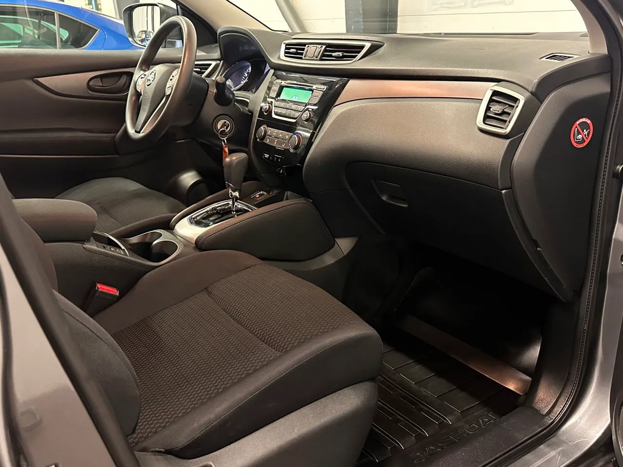 Vehicle image 14