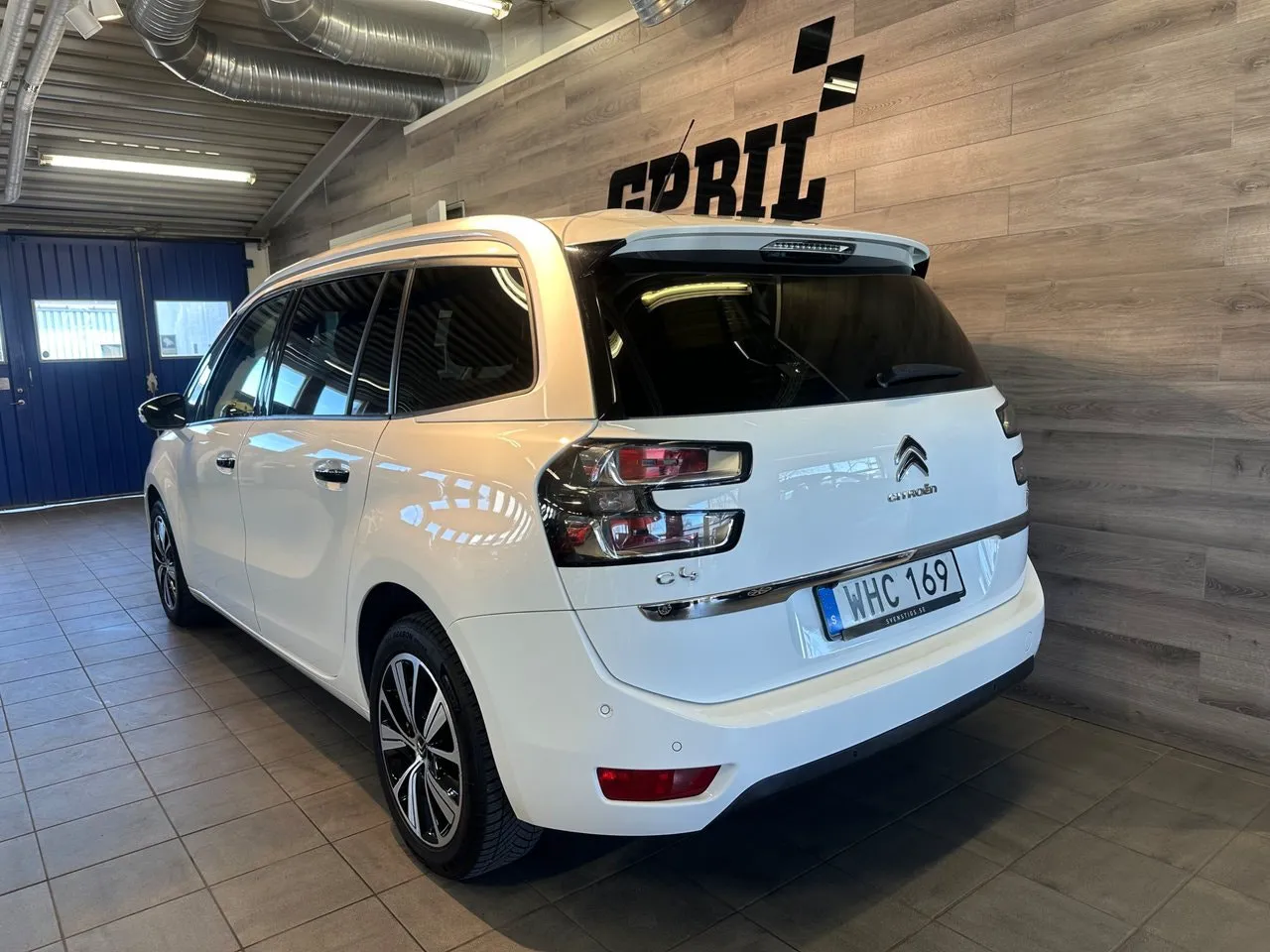Vehicle image 2