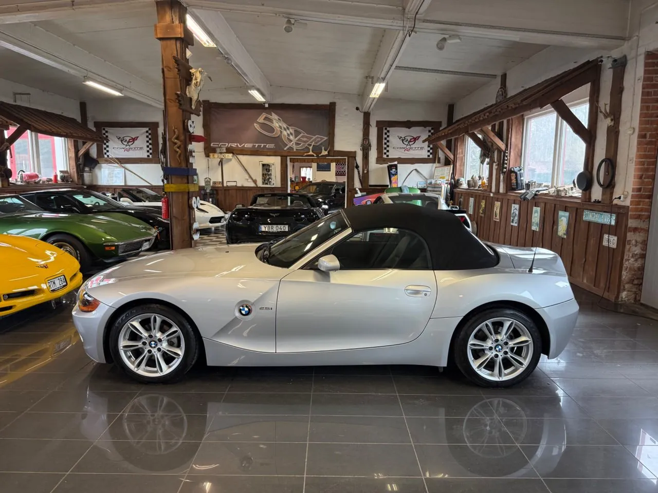 Vehicle image 18