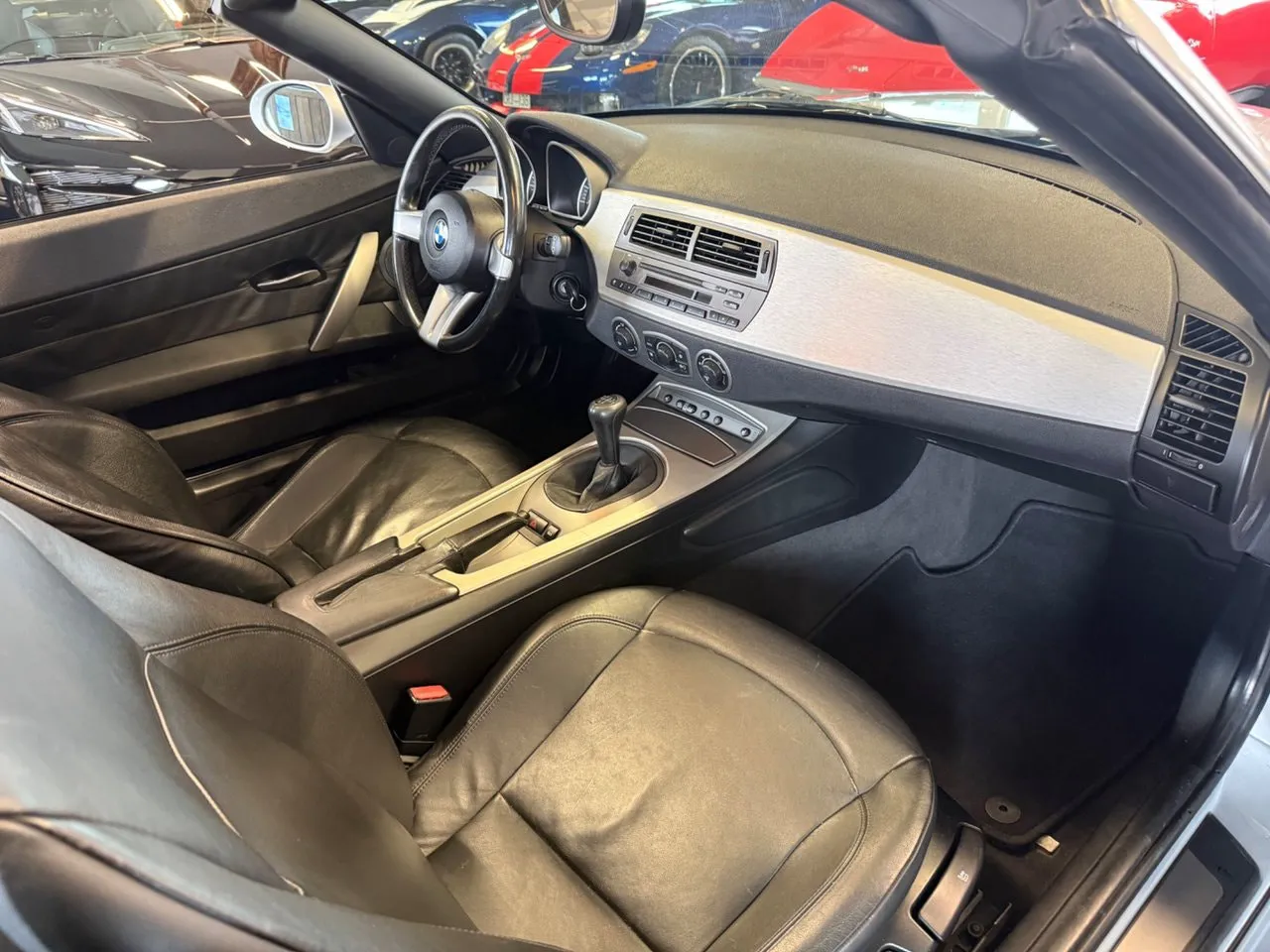 Vehicle image 25