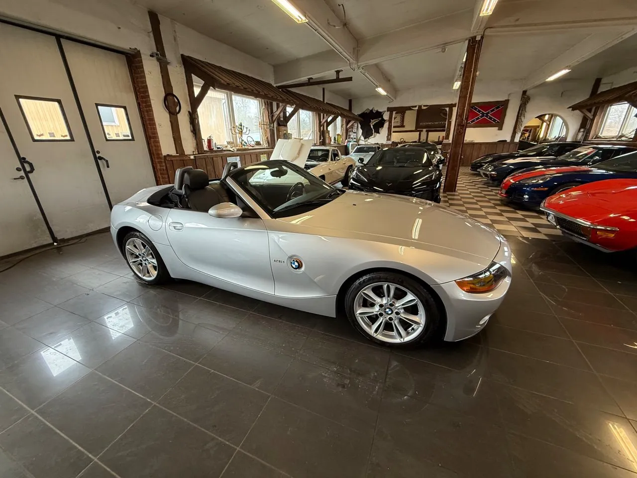 Vehicle image 14
