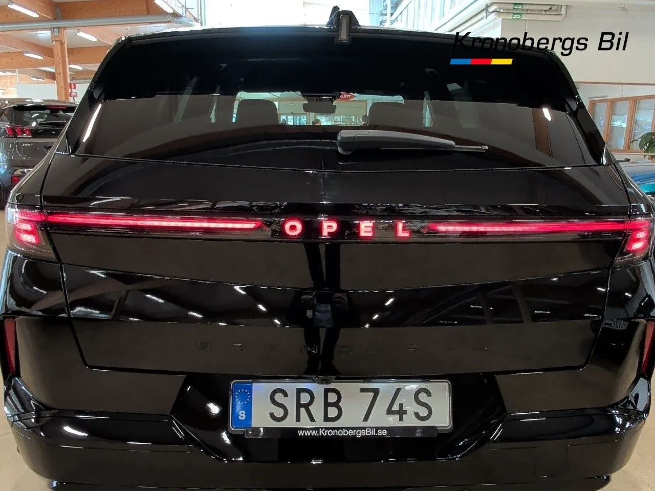 Vehicle image 18