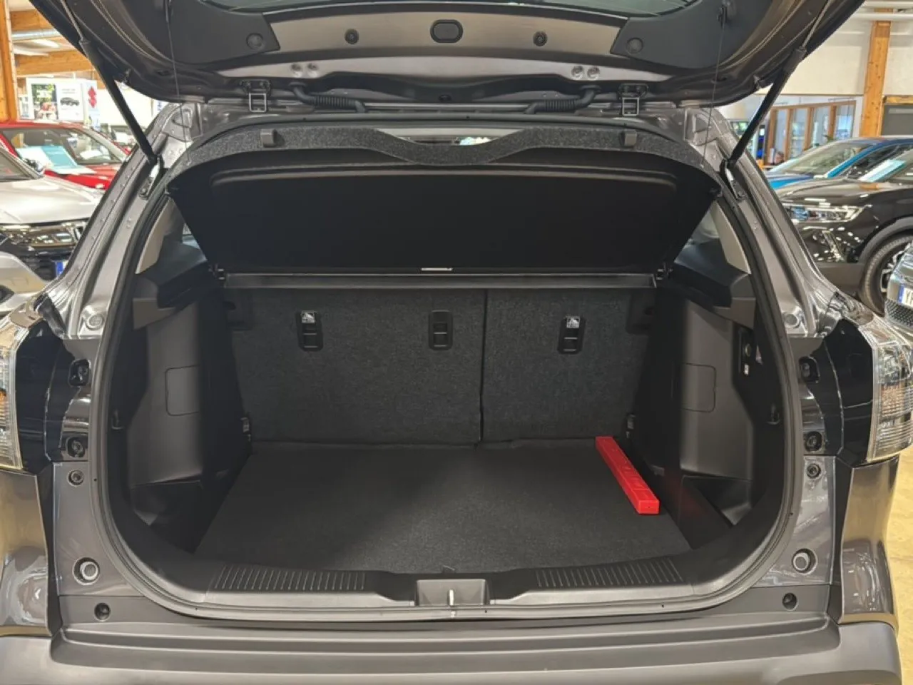 Vehicle image 13