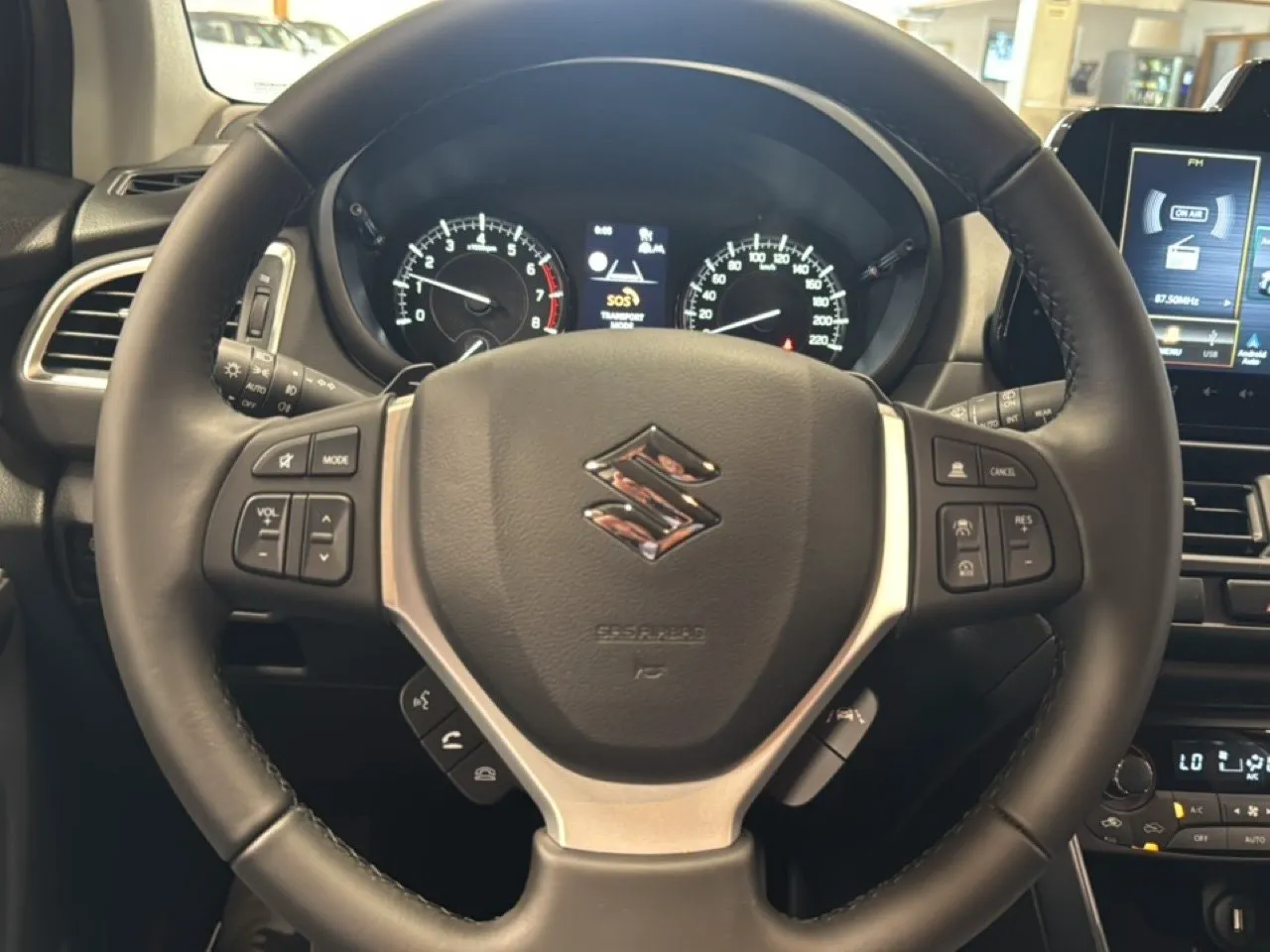 Vehicle image 14