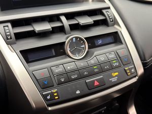 Lexus NX bild 26