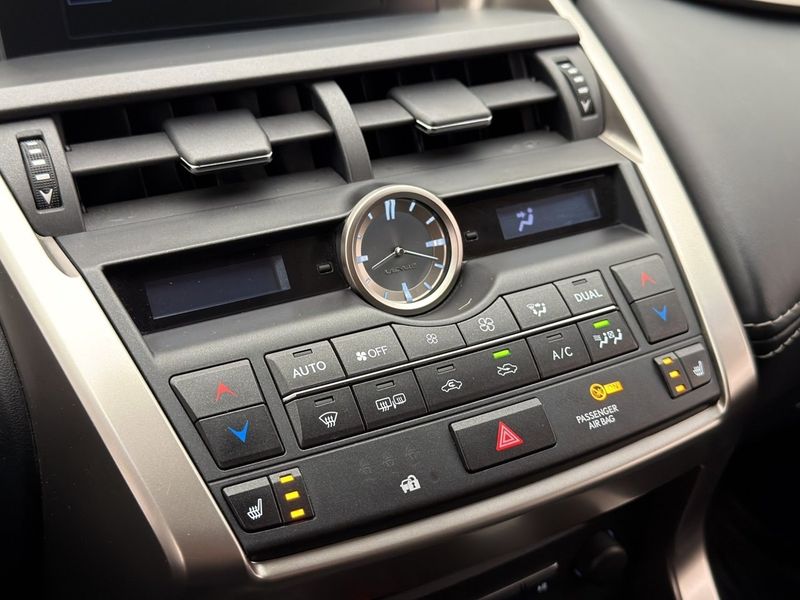 Lexus NX bild 26