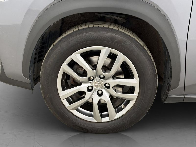 Lexus NX bild 33
