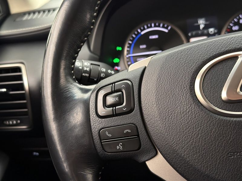 Lexus NX bild 16