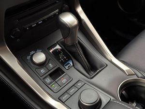 Lexus NX bild 27