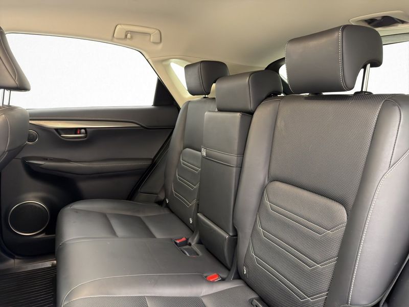Lexus NX bild 30