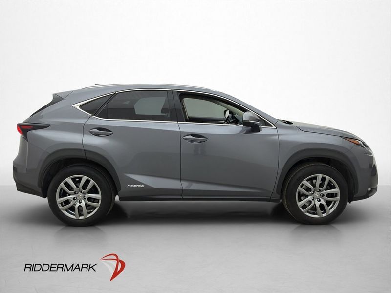Lexus NX bild 9
