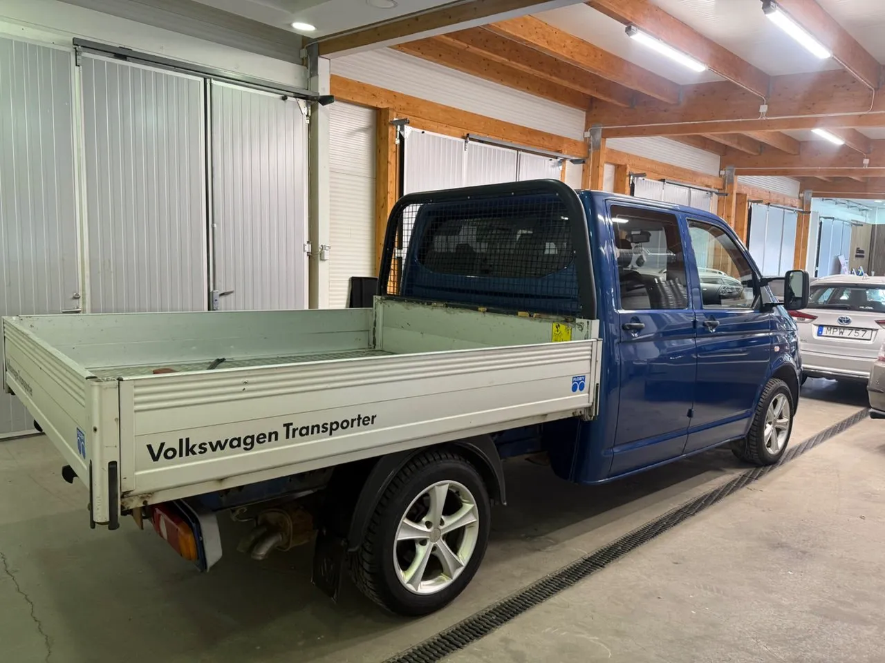Vehicle image 11