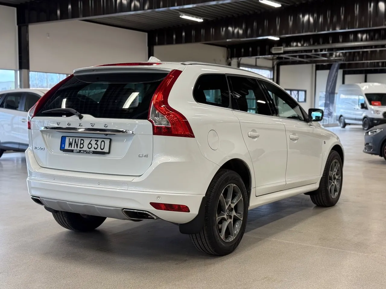 Vehicle image 5