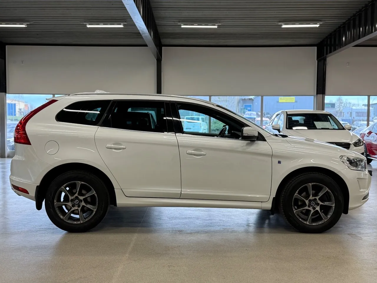 Vehicle image 6