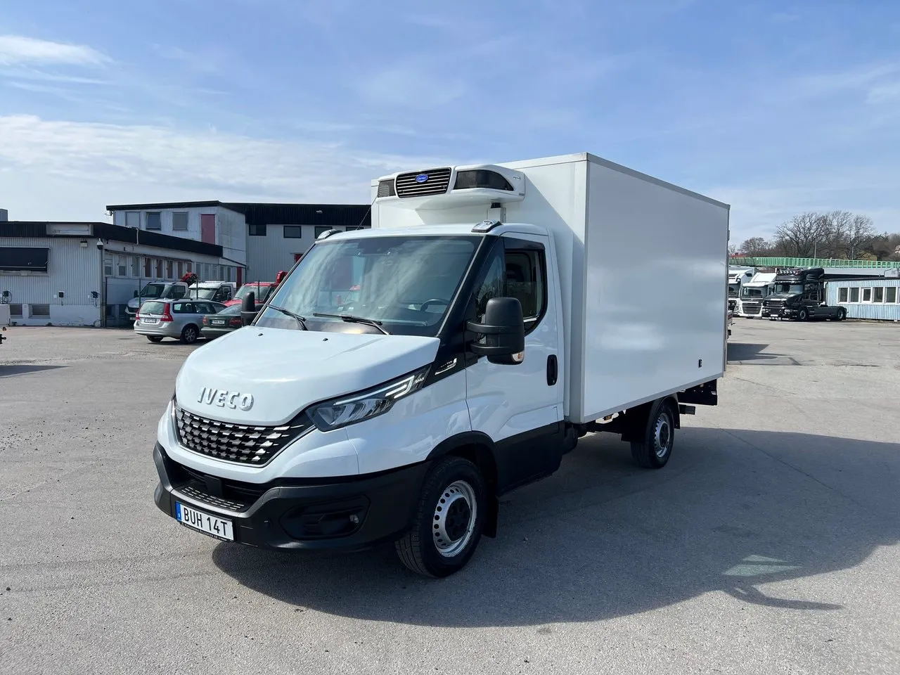 Vehicle image 13