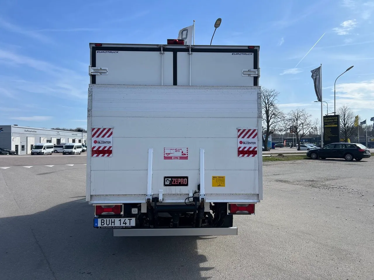 Vehicle image 30