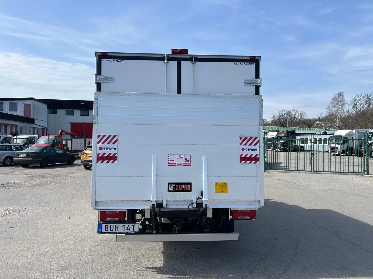 Vehicle image 3