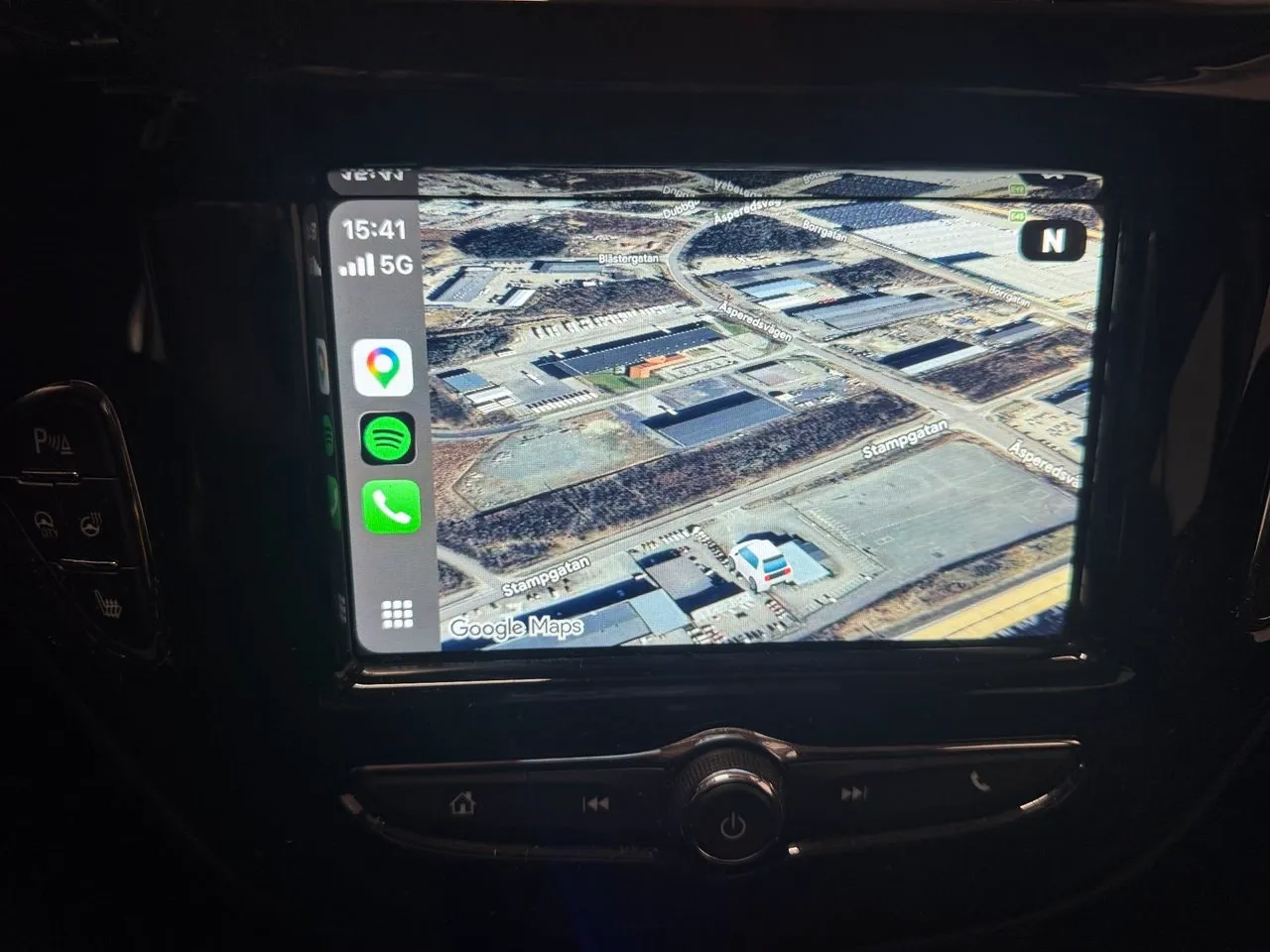 Vehicle image 5