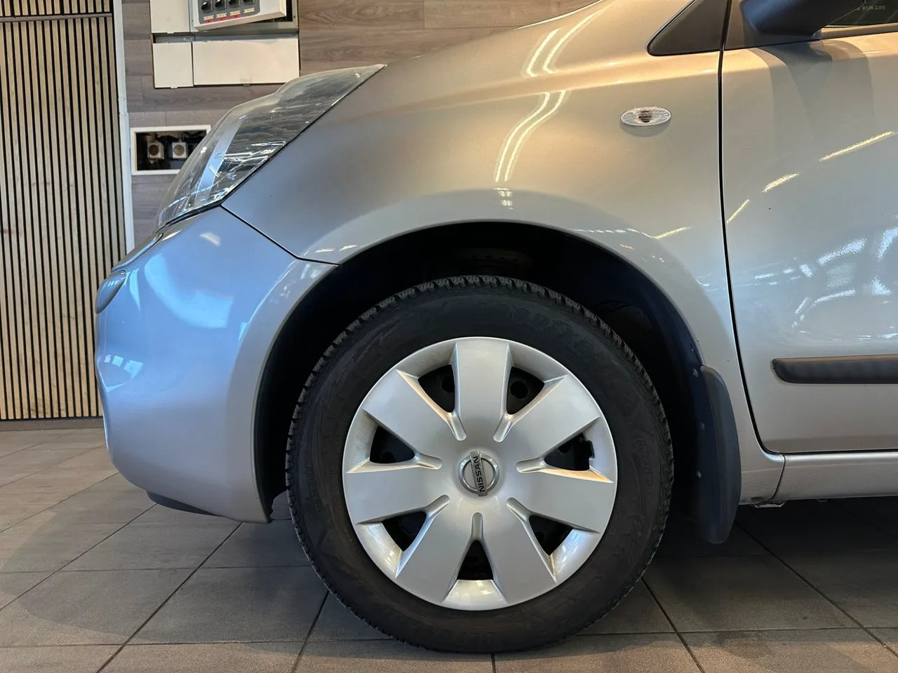 Vehicle image 20