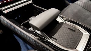 Renault Rafale bild 20