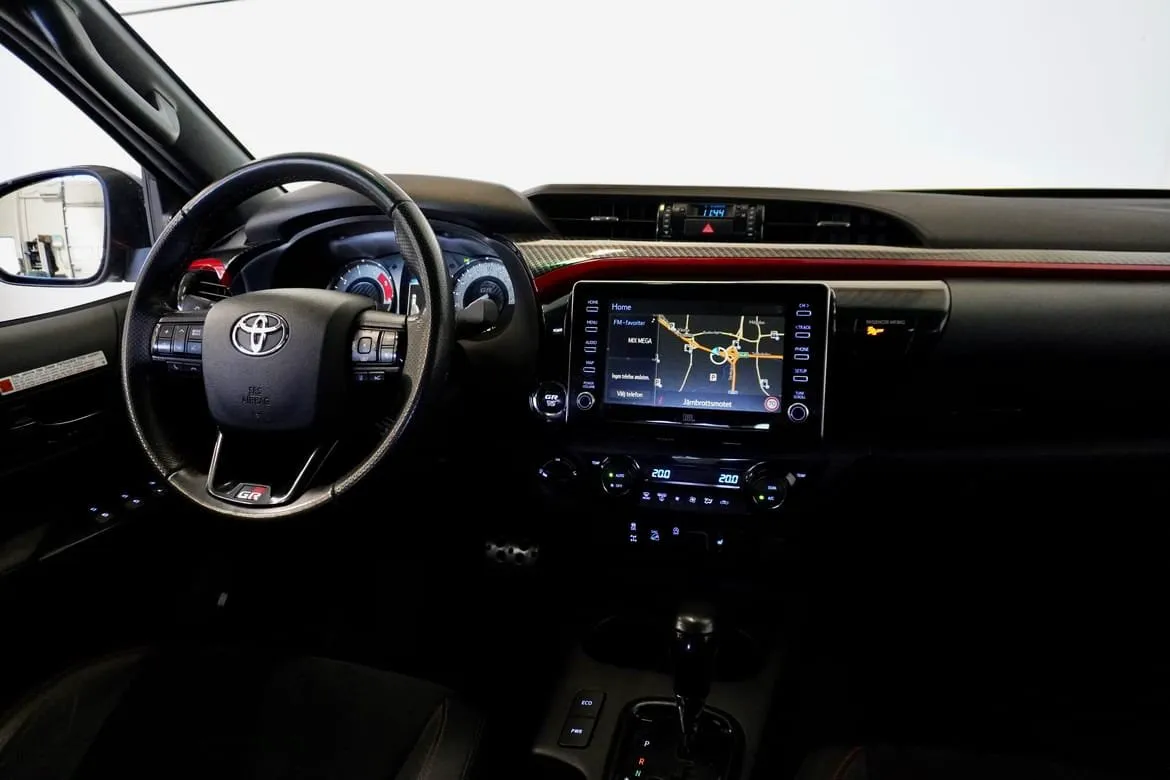 Vehicle image 14