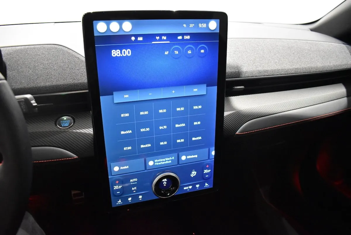 Vehicle image 20