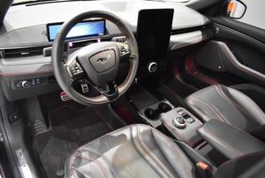 Ford Mustang Mach-E bild 8