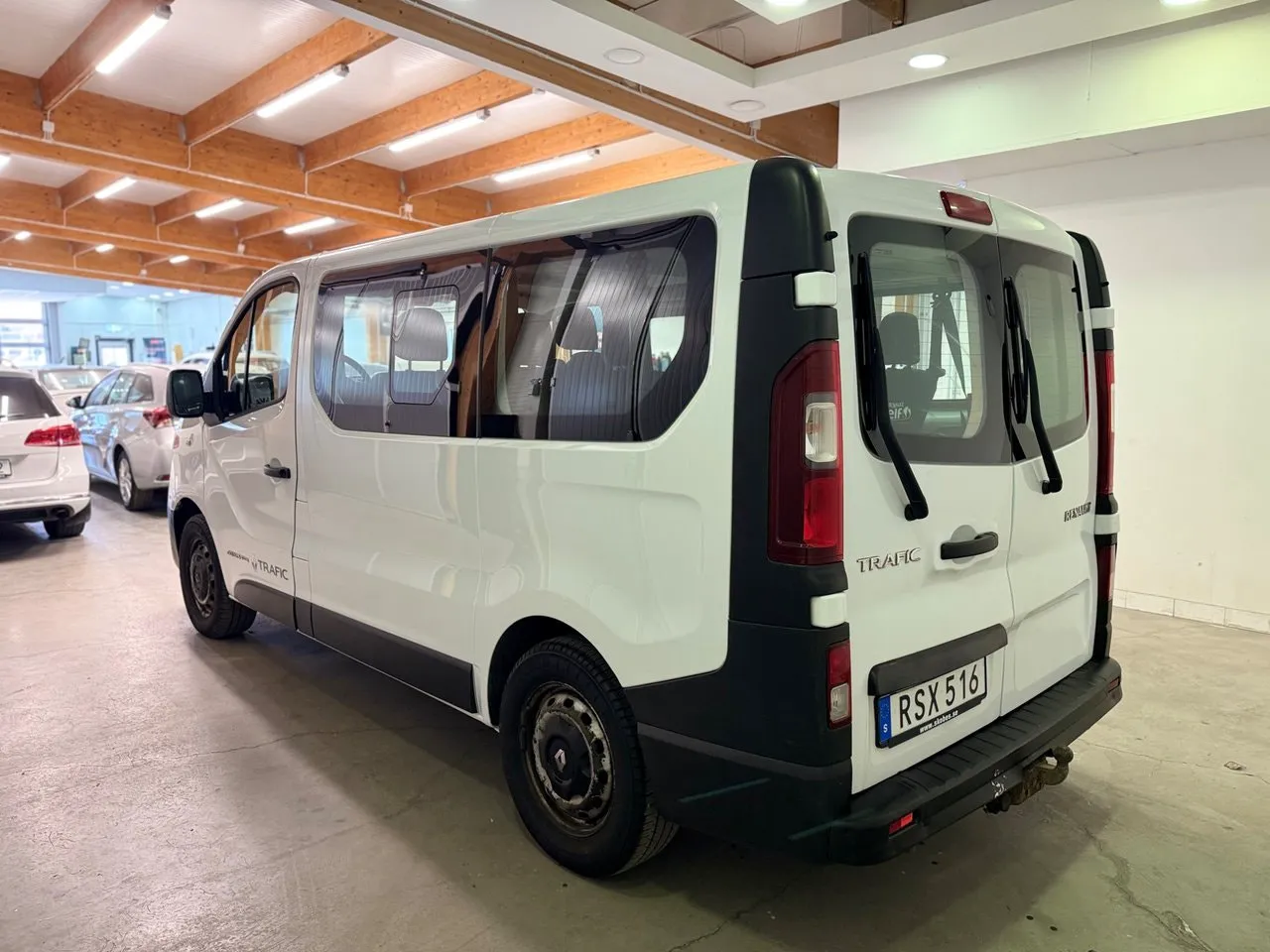 Vehicle image 14