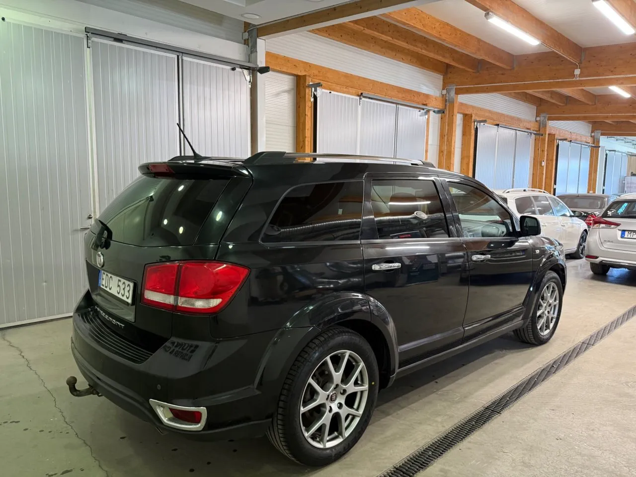 Vehicle image 14