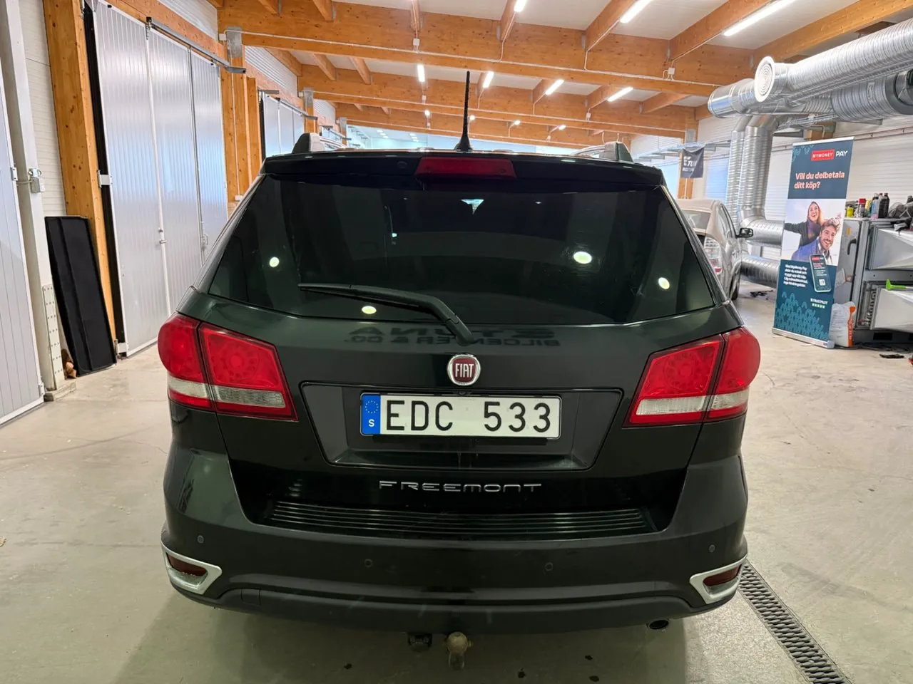 Vehicle image 15