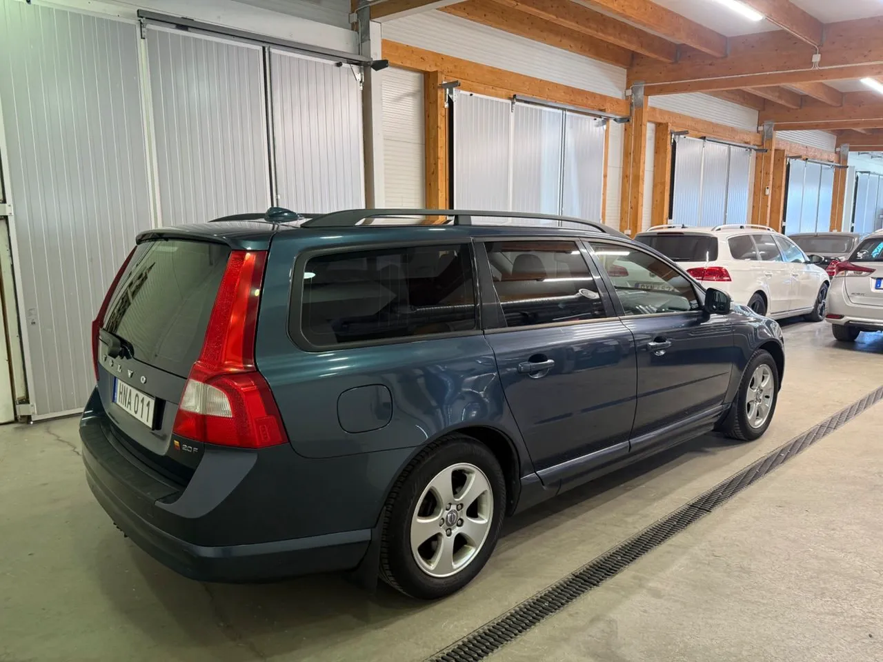 Vehicle image 11